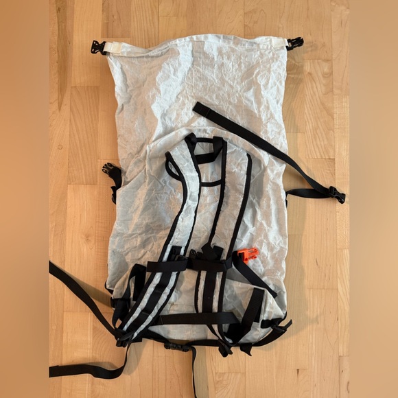 Hyperlite Summit 30 backpack - Picture 4 of 9